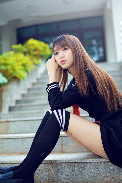 当黄潜艇在瑞士雪山中浮出水面,内马尔用黄金左脚重绘比赛DNA